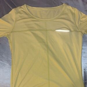 Lululemon reflective tank